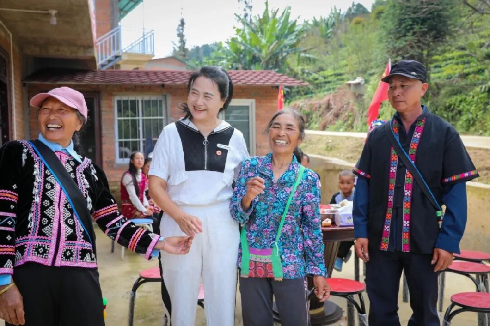 中华合作时报·茶周刊专题报道：《情满布朗山 爱溢勐海茶——云南大益爱心基金会乡村振兴行动长镜头》