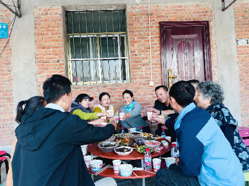 马年暖茶山 新居共团圆｜云南大益爱心基金会深耕版纳茶乡守幸福